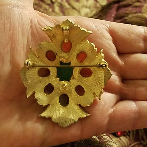 CelticBrooch/Pendant - Deep Red Cabachon Stones - Picture 3 of 7